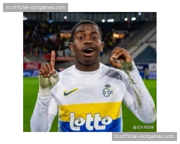 桑德兰中场创造力不足,尝试调整前腰位置人员配置